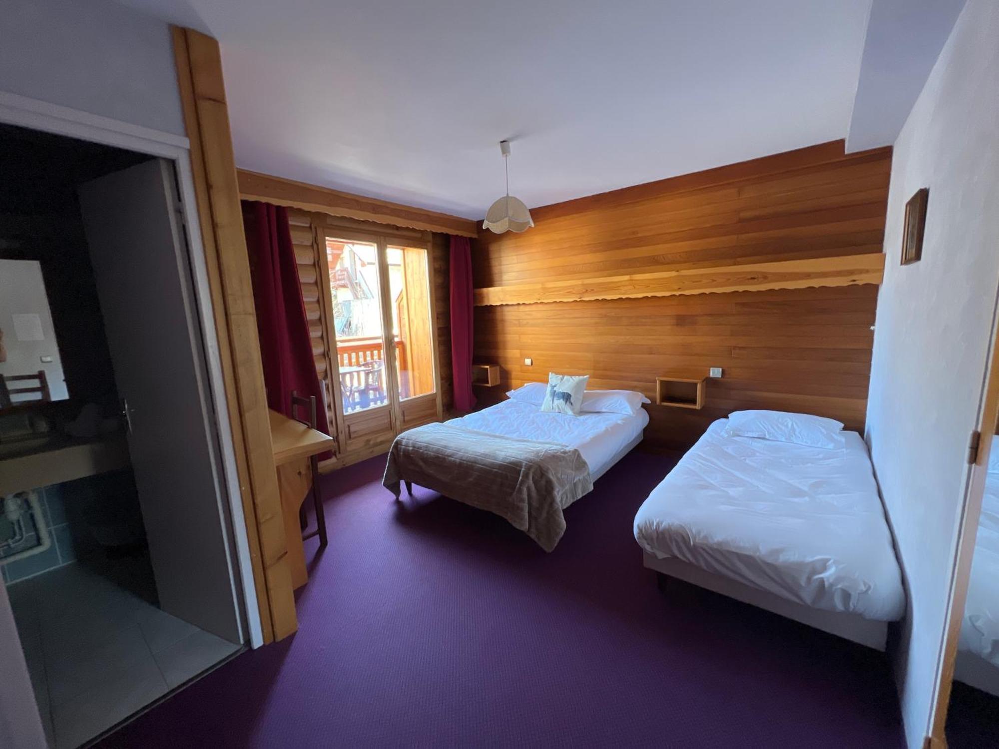 Hotel Restaurant La Pendine Les Pres ภายนอก รูปภาพ