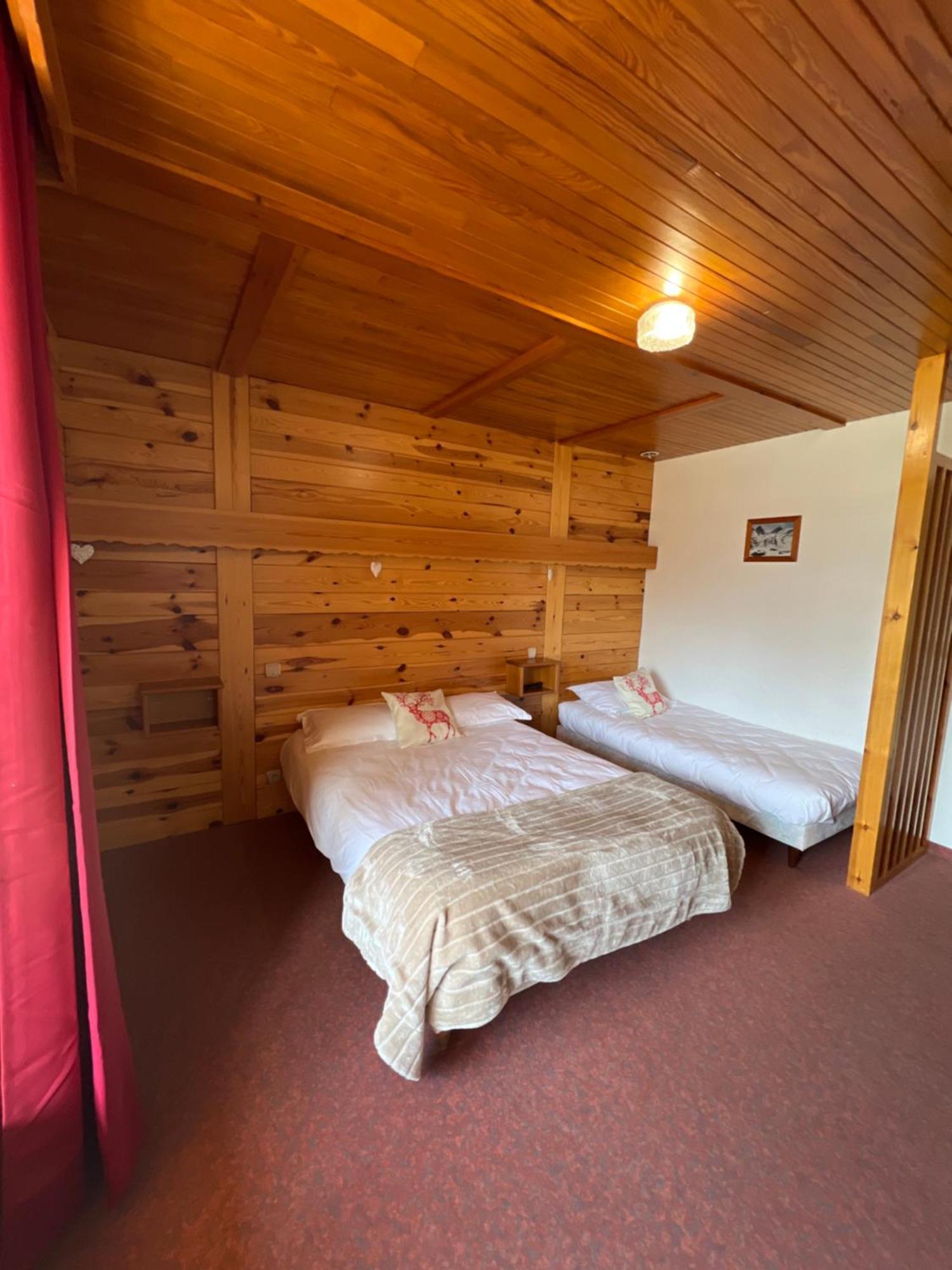 Hotel Restaurant La Pendine Les Pres ภายนอก รูปภาพ