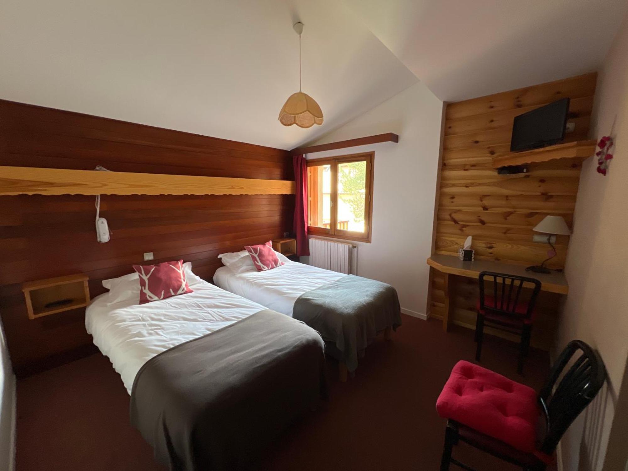 Hotel Restaurant La Pendine Les Pres ภายนอก รูปภาพ