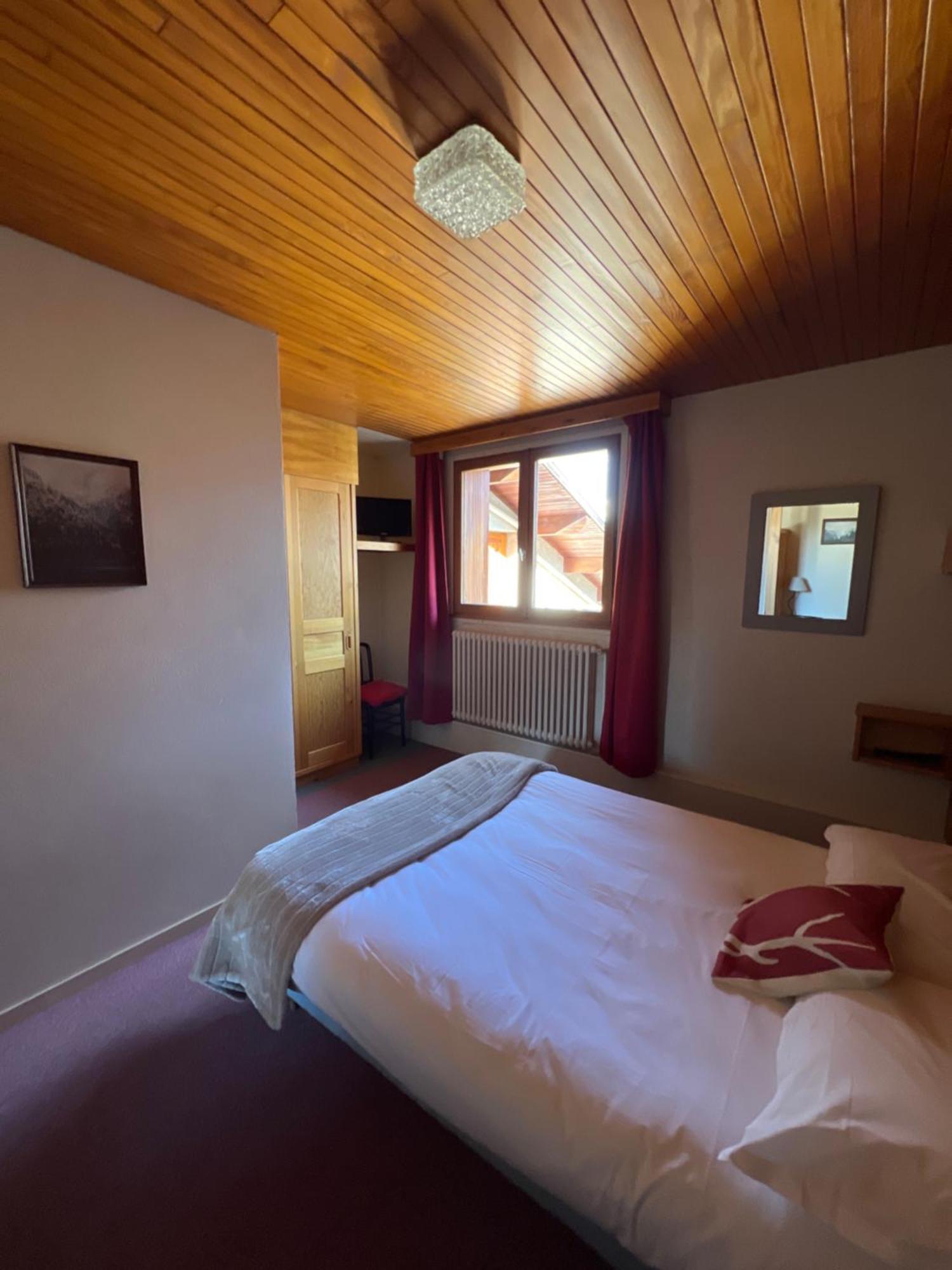 Hotel Restaurant La Pendine Les Pres ภายนอก รูปภาพ